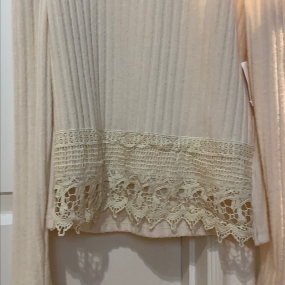 🌸3/$12🌸CHARLOTTE RUSSE OFF-WHITE TOP - Picture 4 of 5